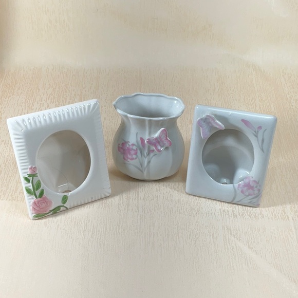 Vintage Floral Ceramic Vase and Frames Butterflies and Flowers - Picture 12 of 16